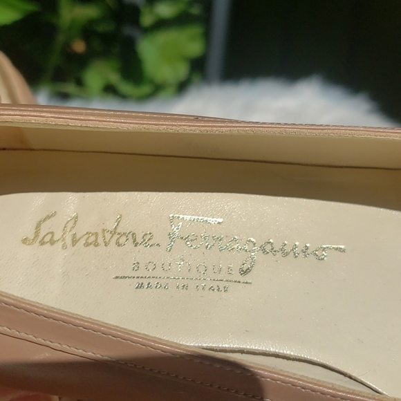 Salvatore Ferragamo Taupe Leather Heels 5.5C - Picture 5 of 15